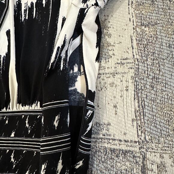 Max and Cleo Womens Dress M Sheath Black White V Neck 3/4 Sleeve Stretch - Picture 6 of 10